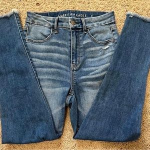 Size 4 American Eagle next level stretch curvy super high rise jegging crop